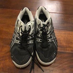Volleyball shoes